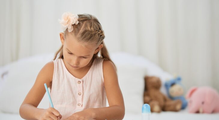Drawing girl