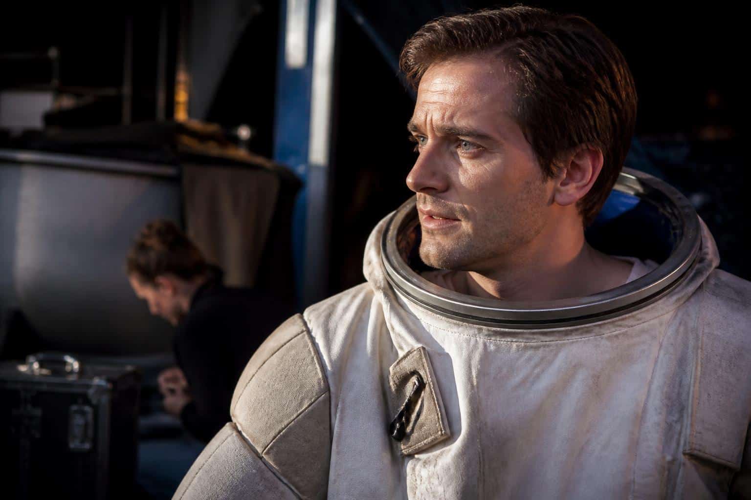 découvrez les avantages du costume d’astronaute en tissu pour les spectacles de théâtre : confort, mobilité et réalisme pour des performances captivantes.
